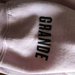 Ariana Grande Dangerous Woman Tour Authentic Pink Bunny Sweatshirt Large 7