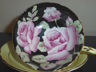 PARAGON QUEN MARY CUP & SAUCER YELLOW GOLD TRIM BLACK BACKGROUND PINK ROSES 4