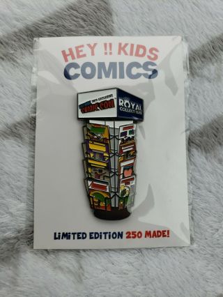 Royal Collectibles 2019 Comic Book Rack Nycc Limited Edition /250 Pin