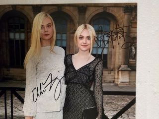Dakota & Elle Fanning duo signed 8x10 Photo BAS Beckett 2