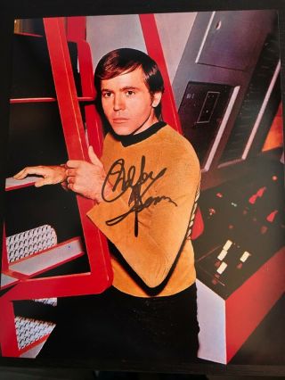 Star Trek Tos Autographed Photo Walter Koenig (pavel Chekov)