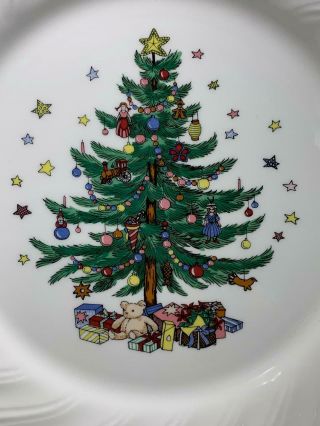 - 10 HAPPY HOLIDAYS Nikko Christmas Berries & Holly Dinner Plates 10 5/8 