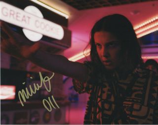 Millie Bobby Brown Stranger Things Signed Autographed 8x10 Photo M319