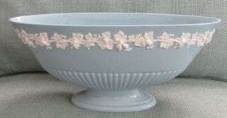 Wedgwood Cream On Lavender Queensware Large Oval Footed Centerpiece Bowl - Rare