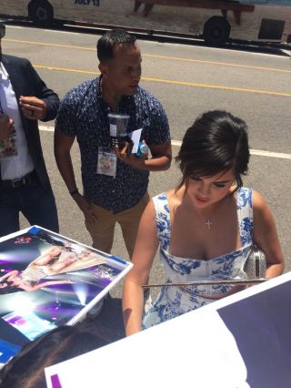 Selena Gomez Singer Sexy Concert Hand Signed 8x10 Photo Autographed w/COA Proof 2