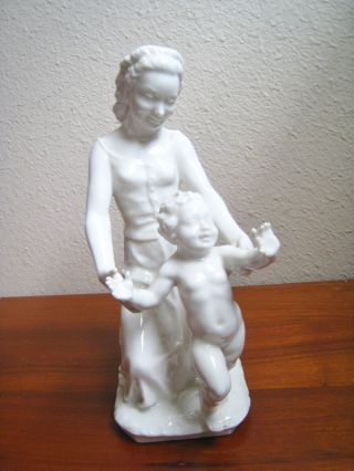 White Hutschenreuther Selb Kunstabteilung White Porcelain Figurine