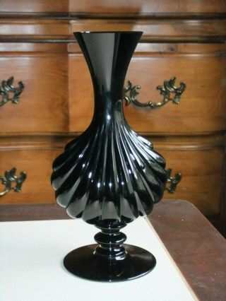 Baccarat Black Crystal Glass Vase 8 - 1/4 " Clam Shell Signed Gc
