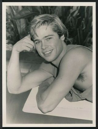 1980’s Photo Brad Pitt Young Actor In Beefcake Pic Barechested Hot Pic