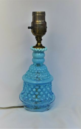 Wonderful Vintage Small Fenton Blue Opalescent Hobnail Bedroom Vanity Table Lamp 2