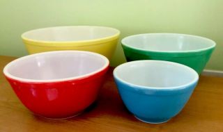 Vintage Pyrex Mixing Bowls Set Of 4 From 40s Primary Colors.