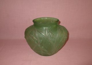 Antique Consolidated Phoenix Art Glass Green Frosted Grasshopper Vase 7 1/4 "