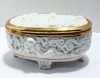 Vintage Capodimonte Footed White And Gold Trinket Dresser Box Jewelry Casket
