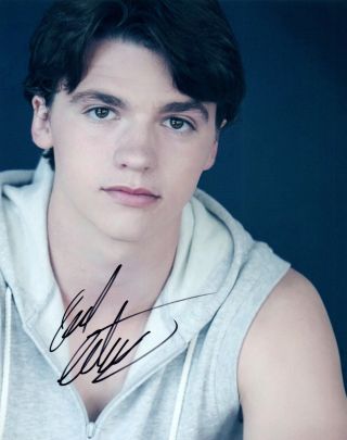 Joel Courtney Signed Autographed 8x10 Photo The Kissing Booth 8 Actor
