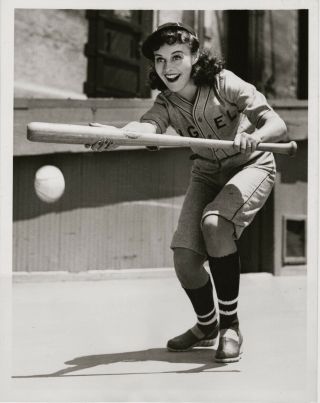 Paulette Goddard Playing Baseball 1940 Press Photo