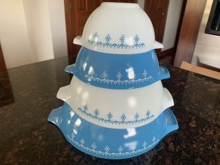 Vintage Pyrex Cinderella Mixing Bowls In Snowflake Garland