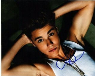 Justin Bieber Signed Autographed 8x10 Inch Photo - Certificate Of Authenticity