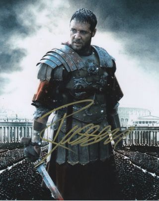 Russell Crowe Gladiator Signed Autographed 8x10 Photo R223