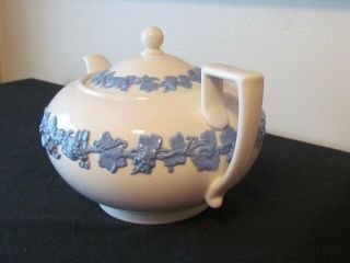 SIGNED WEDGWOOD QUEENS WARE LAVENDER ON CREAM TEAPOT PLAIN SMOOTH EDGE 2