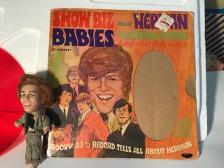 VINTAGE SHOW BIZ BABIES HERMAN HERMITS DOLL WITH RED RECORD AND CARD PETER NOONE 4