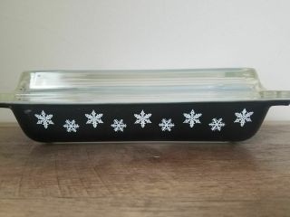 Pyrex Black And White Snowflake 548 Spacesaver With Lid