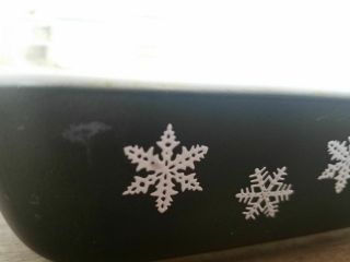 Pyrex Black and White Snowflake 548 Spacesaver With Lid 3