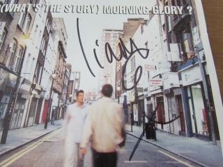 Oasis CD Hand Signed By Liam Gallagher (What ' s The Story) Morning Glory? 2