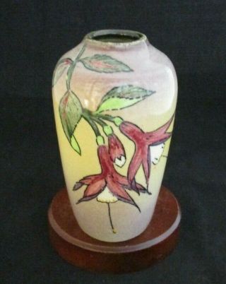 Santa Barbara Ceramic Design Fine Art Pottery Vase By Alvaro Suman Dated 1980