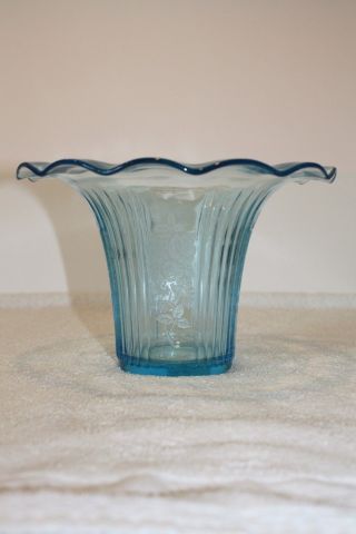 Mayfair (open Rose) Blue Sweet Pea Vase