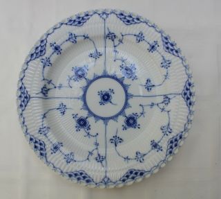 Royal Copenhagen Blue Fluted Full Lace Dinner Plate 1/1084