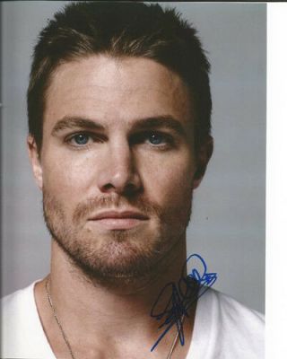 Stephen Amell Signed 8x10 Photo Proof