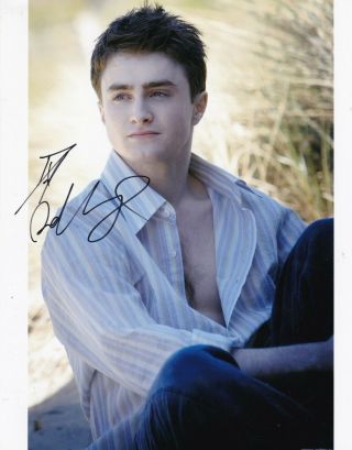 Daniel Radcliffe (" Harry Potter " / " Victor Frankenstein " Star) Signed Photo