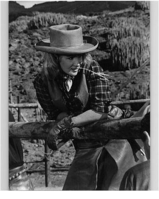 Susan Hampshire Stetson Western Outfit Vintage 8x10 Photo