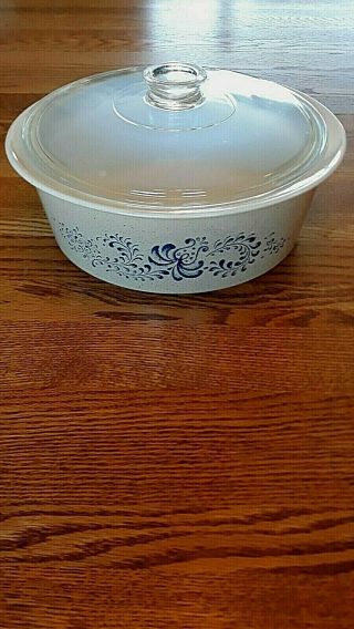 Pyrex Big Bertha Casserole Dish.  Large 4 Qt.  Round Casserole Dish And Lid In The