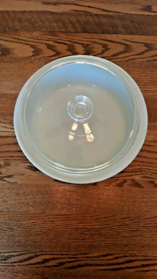 Pyrex Big Bertha Casserole Dish.  Large 4 qt.  round casserole dish and lid in the 2