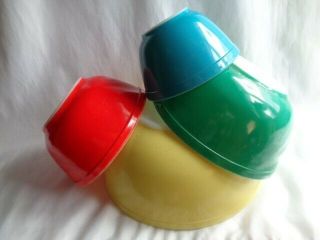 Pyrex Mid Century Primary Color Mixing Bowl Set - Great Colors