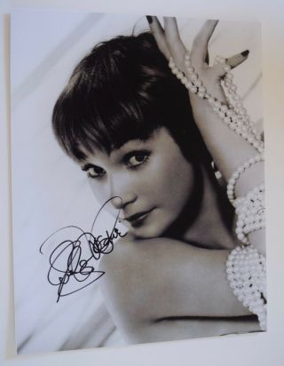 Shirley Maclaine Signed Autographed 11x14 Photo Vd
