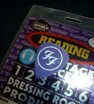 Foo Fighters Dave Grohl Stage Guitar Pick Reading Festival 2019 - Crew