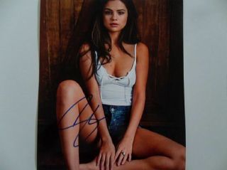 Selena Gomez 8x10 Signed Photo Auto