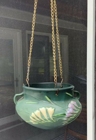 Vintage Roseville Pottery Freesia Hanging Basket Planter Pot (1945?) - Brass Chain