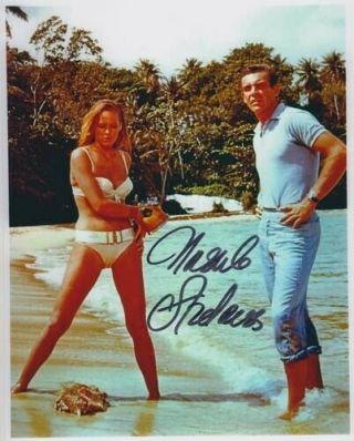 Ursula Andress 007 James Bond Authentic Autograph Holding Shell