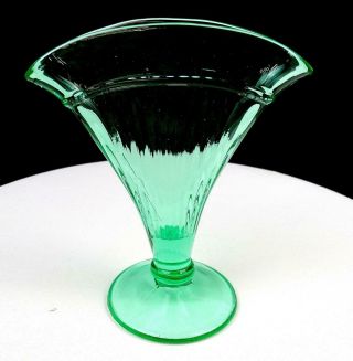 Diamond Glass Co Rare Adams Rib Green Vaseline Uranium Glass 6 " Fan Vase 1925