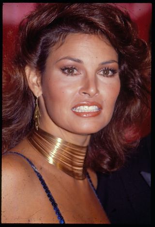 Raquel Welch 4 35mm Color Transparency Slides Of Sexy One Million Years B C Star