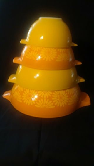 Vintage Pyrex Yellow Orange Sunflower Daisy Set Of 4 Cinderella Mixing Bowls