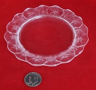 Vintage Signed Lalique Honfleur Crystal Geranium Lunch Dessert Salad 8 " Plate