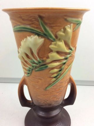 Vintage Roseville U.  S.  A 125 10” Freesia Orange And Brown Vase GUC Chip In Rim 4