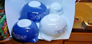 Vintage Set 4 Pyrex Colonial Mist Blue White Cinderella Mixing Nesting Bowls Us