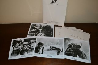 E.  T.  1982 Promo Photo Press Kit Steven Spielberg Rare Re - Release 8x10 Package
