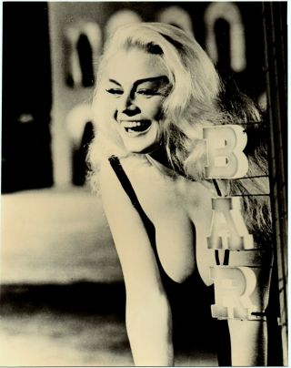 Vintage Press Photo Daring Charismatic Sexy Actress Anita Ekberg