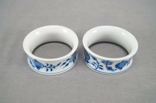 20th Century Meissen Hand Painted Blue Onion Porcelain Napkin Rings 2