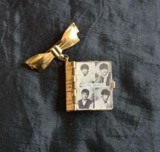 Nems Beatles Uk 1963 Mini Photo Book Brooch Pin Badge Miniature Photograph Album